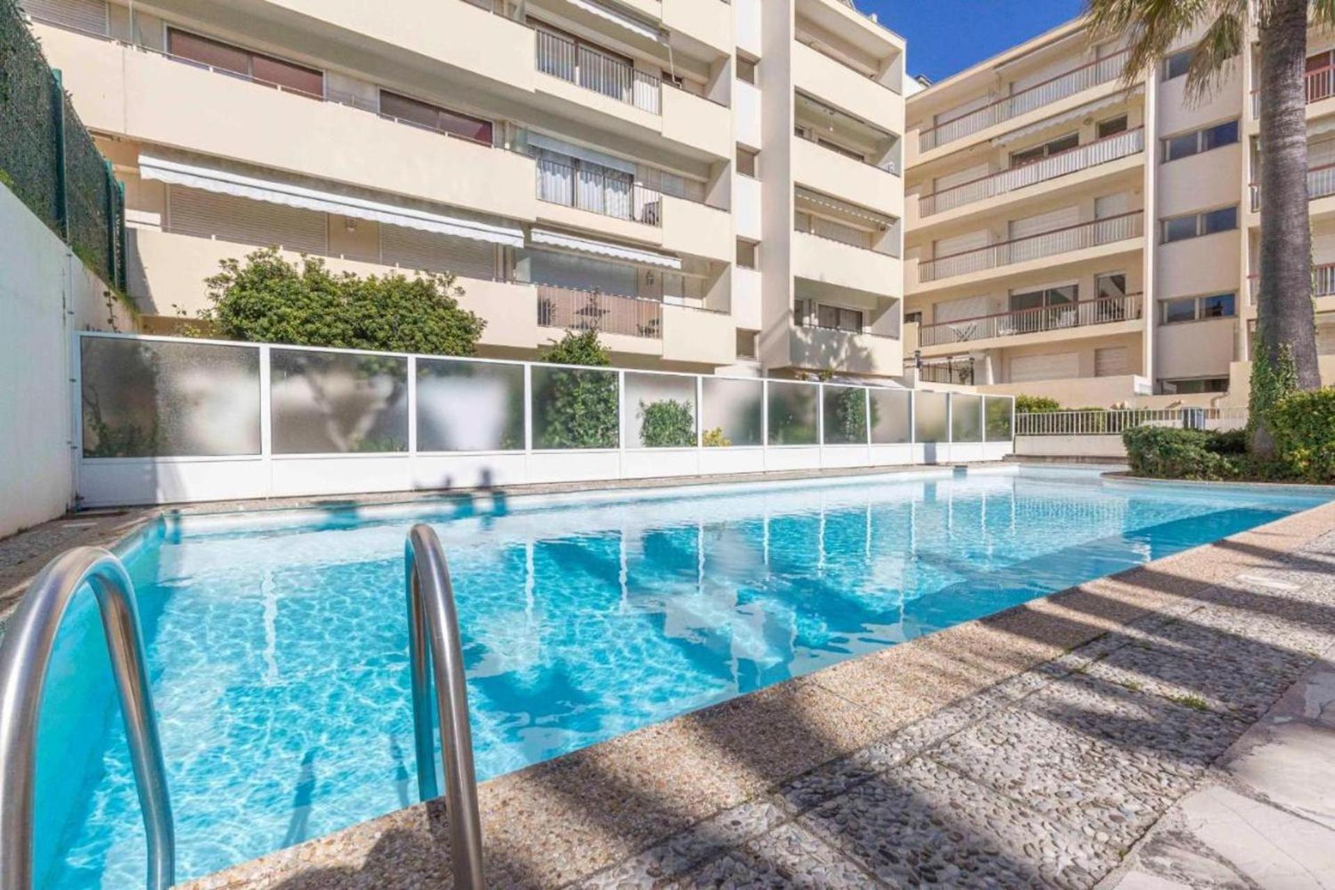 Cap D'antibes Et Terrasse Face A La Apartment