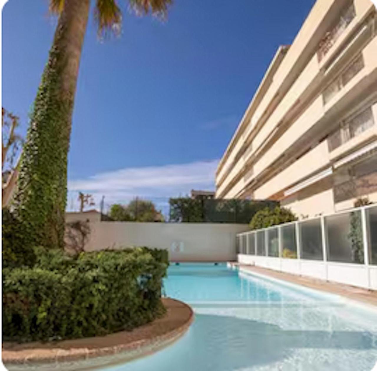 Cap D'antibes Et Terrasse Face A La Apartment Antibes